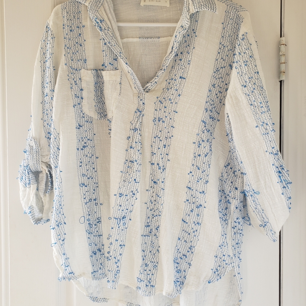 Blue and white 3/4 sleeve tunic